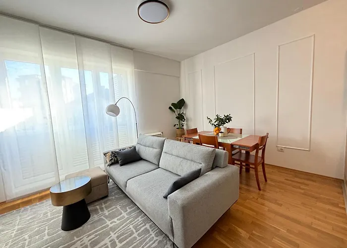 Adrianora Suite