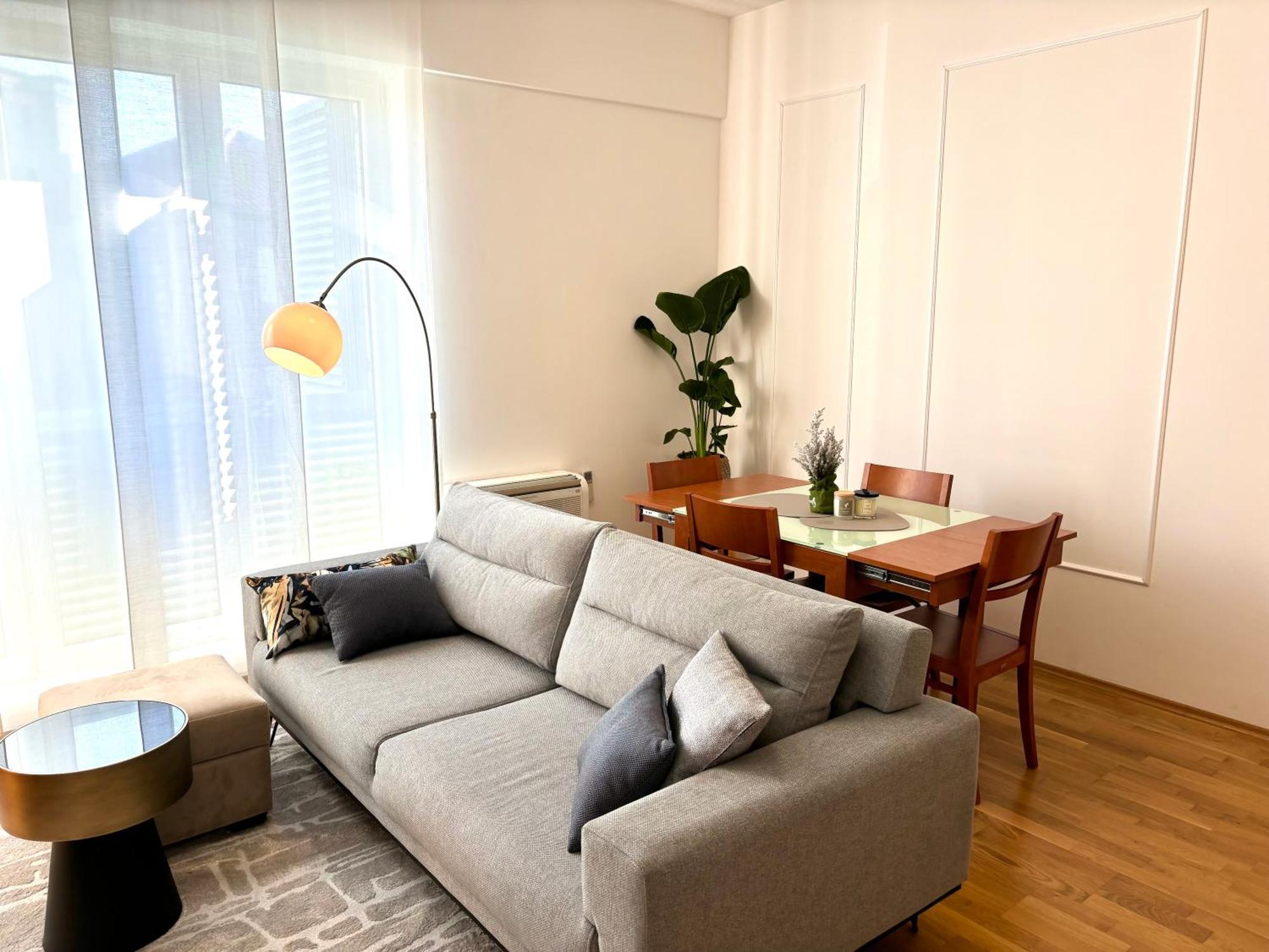 Adrianora Apartment *
