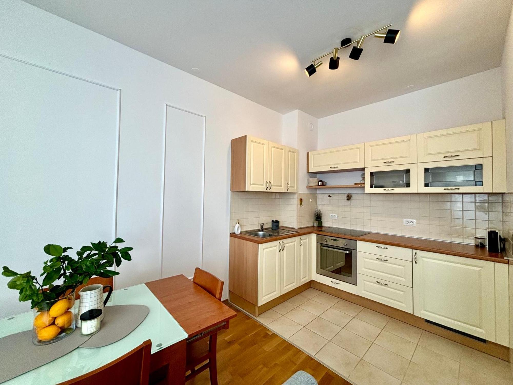 Apartment Adrianora *