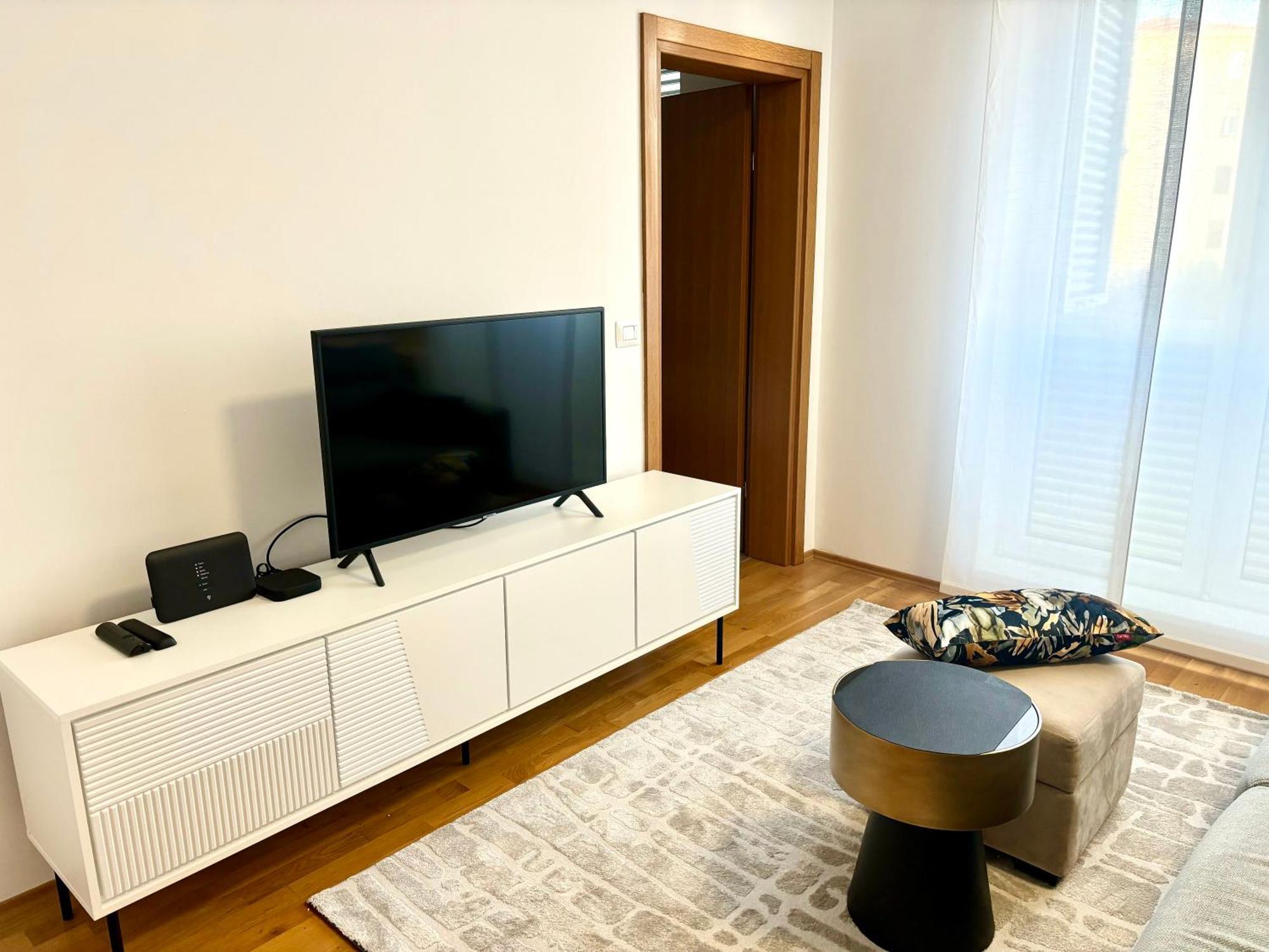 Apartment Adrianora