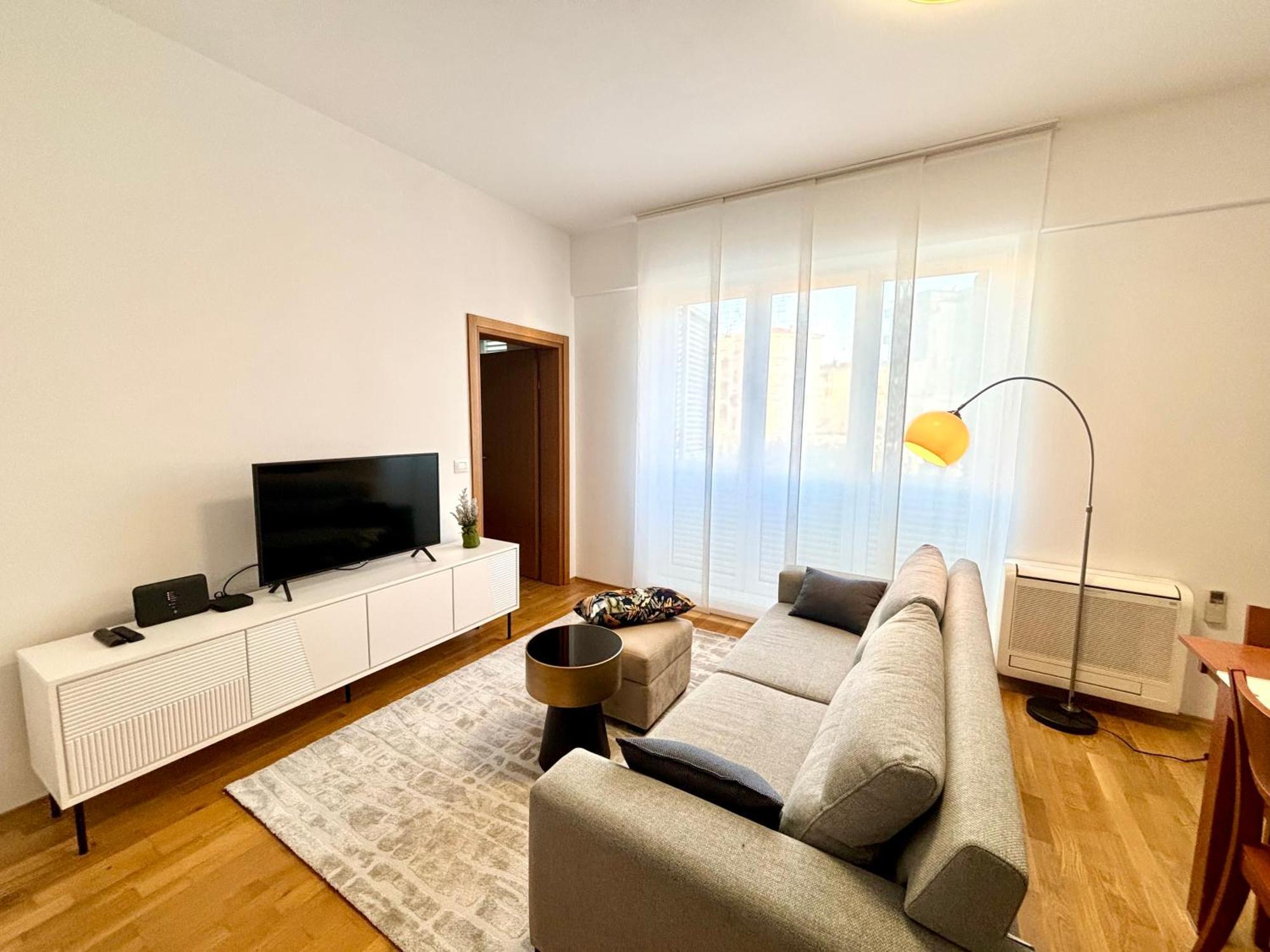 Adrianora Apartment *